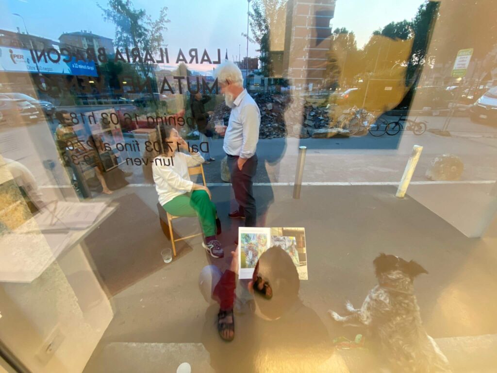 Foto della mostra di Lara Ilaria Braconi, amici. solo-exhibition-plural-exhibition tutte le mostre che abbiamo organizzato fino ad oggi con gli artisti selezionati